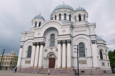 Kaunas, St. Michael the Archangel's Church, anyone spots the boys?